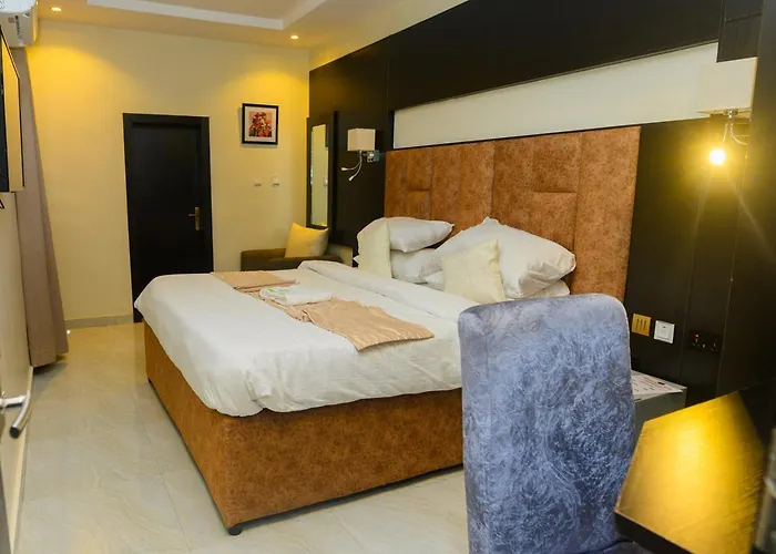 Proximus Hotel And Suites